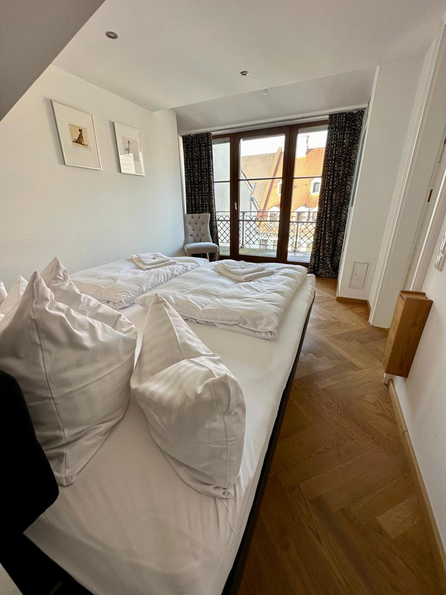 Luxus Suite Mit Einmaligem Blick Auf Die Frauenkirche Дрезден Екстер'єр фото